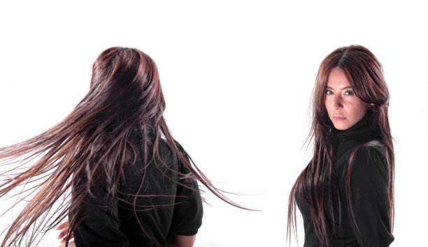 长头发美丽的年轻女子肖像图片下载