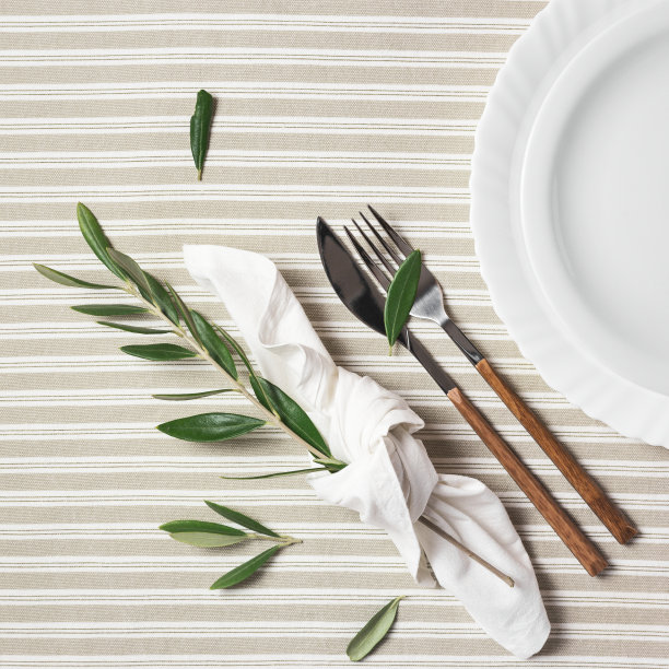 喜庆、婚礼或春季餐桌摆设图片下载