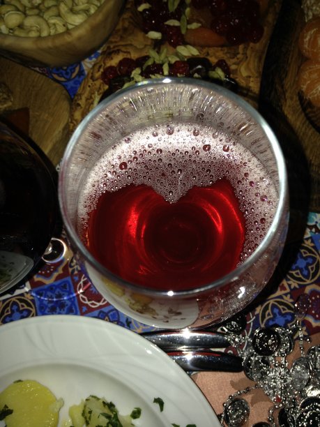 爱在酒图片下载