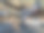 建筑供水，新PVC塑料管，旧金属管和沟渠生锈的物体图片下载