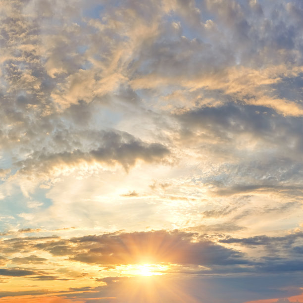 戏剧性的日落天空图片下载