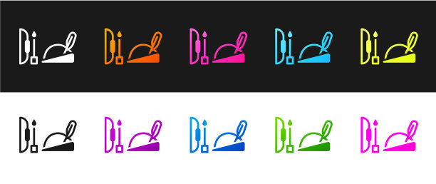 在罗宾汉的帽子上放上羽毛的弓箭图片下载