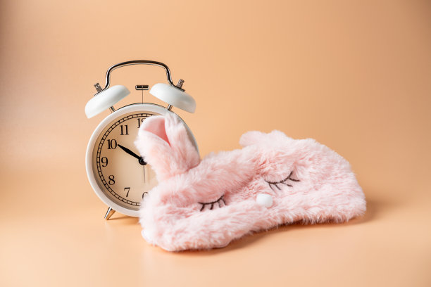 睡眠眼罩和闹钟图片下载