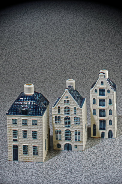 独特的代尔夫特蓝微缩陶瓷瓶图片下载