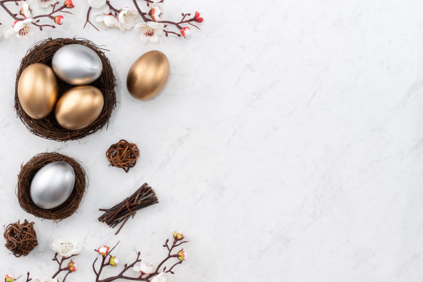 金、银复活节彩蛋白梅窝设计理念。图片下载