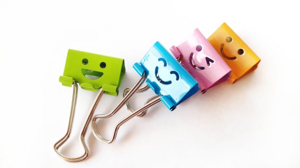 在白色背景上孤立的胡椒剪辑。图片下载