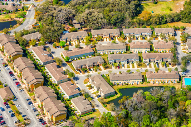 富裕郊区社区天线图片下载