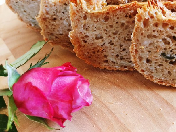 酵母面包,切片图片下载