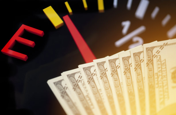 美元纸币对油里程仪表盘背景图片下载