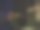 窗户上绽开了粉红色家花的第一个花蕾图片下载
