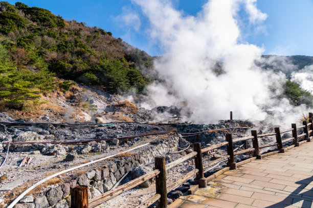 日本长崎县旅游景点“云仙地狱”和“云仙温泉”的照片图片下载