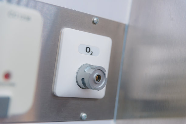 为紧急情况准备的救护车内部的细节图片下载