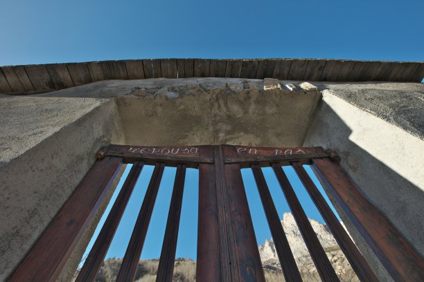 维拉德·达阿巴斯公墓的入口图片下载