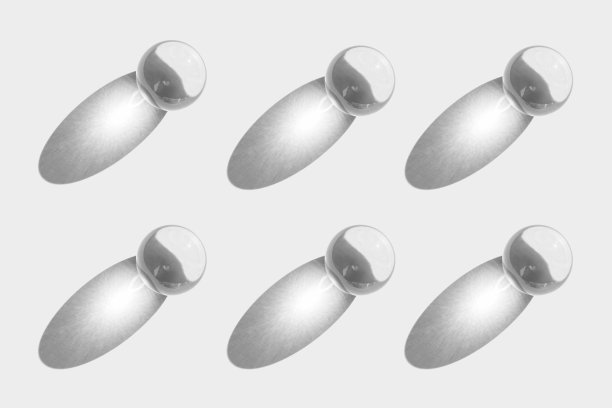 玻璃透明球，日光反射，光影，球形图案，白色背景。用来占卜和预测未来的球体图片下载