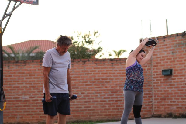 家庭做练习图片下载