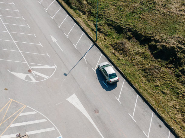 严重停汽车图片下载