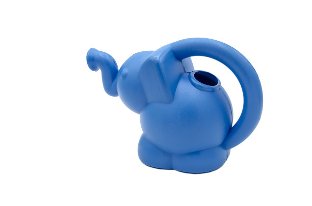 在孤立的背景上，浇水罐蓝白相间图片下载