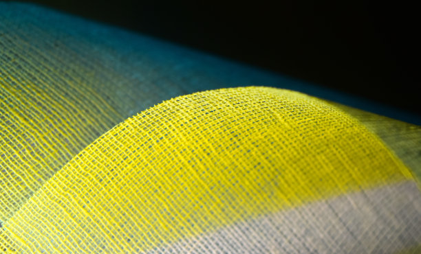 淡黄色曲线粗布衣服图案照片图片下载