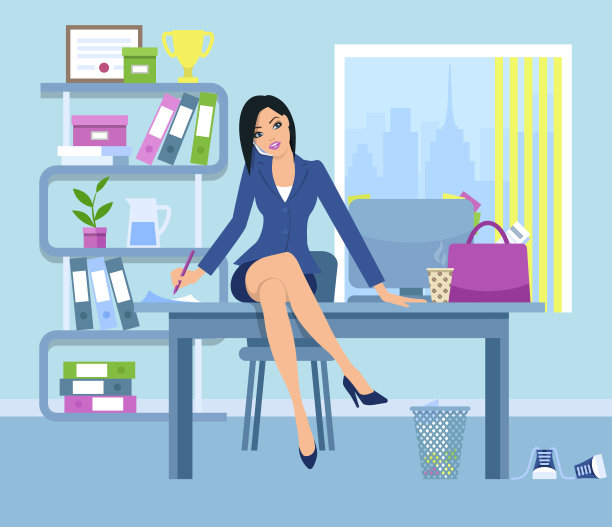 年轻的女商人坐在办公室的桌子上，讲电话和注意一些信息图片下载