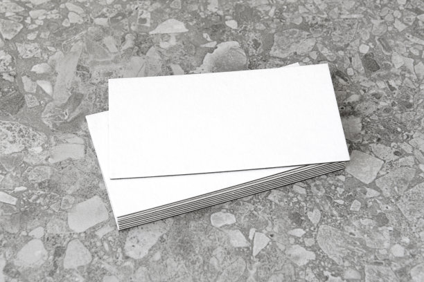 灰色背景上的名片。图片下载