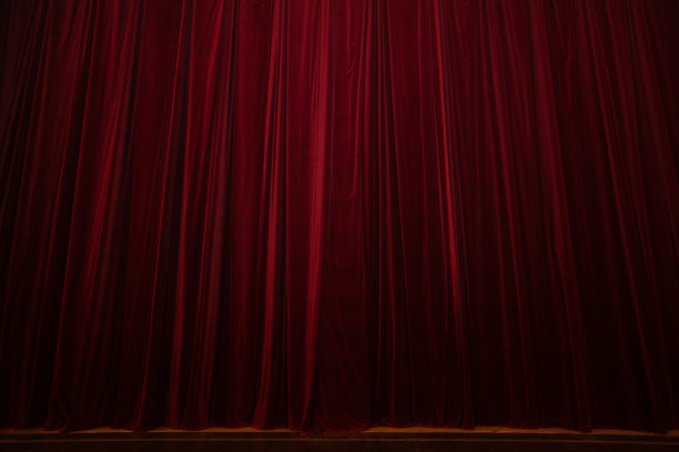 剧院里的红窗帘。图片下载