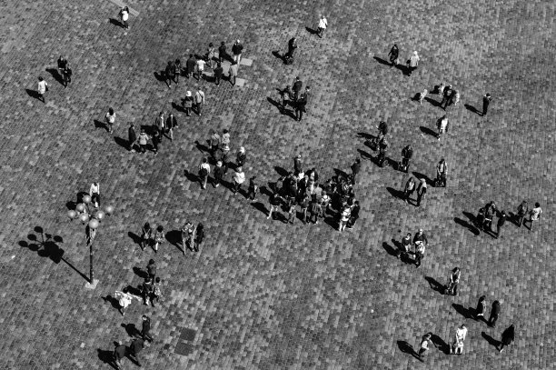 日落时分，布拉格老城广场的鸟瞰图。捷克共和国图片下载