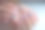 女人的手与精致的美甲和人造钻石。假日、婚礼或订婚的设计构思。图片下载