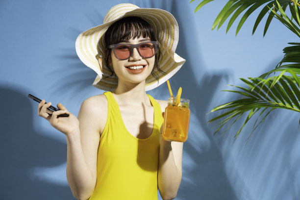 夏天的女人图片下载