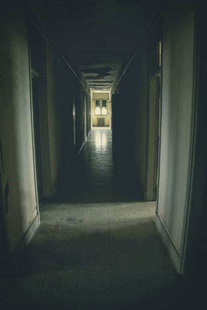 黑暗的走廊图片下载