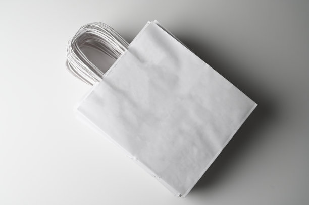 白色纸袋模型，刻字的地方图片下载