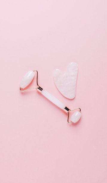 面部按摩集滚筒式按摩器刮沙刮刀用于面部护理粉底图片下载