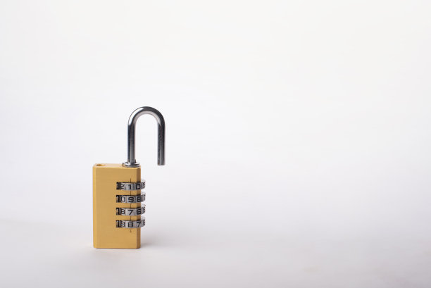 金色的密码锁图片下载