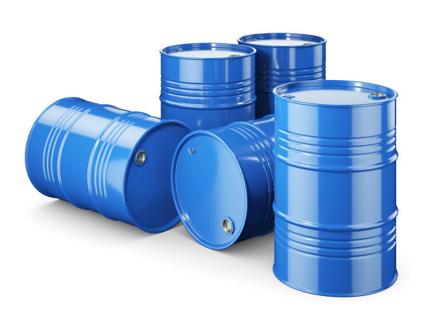 三个蓝色金属桶与油隔离在白色背景3d图片下载