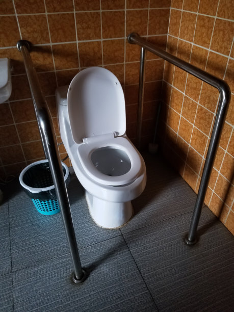 公共马桶的冲水马桶图片下载