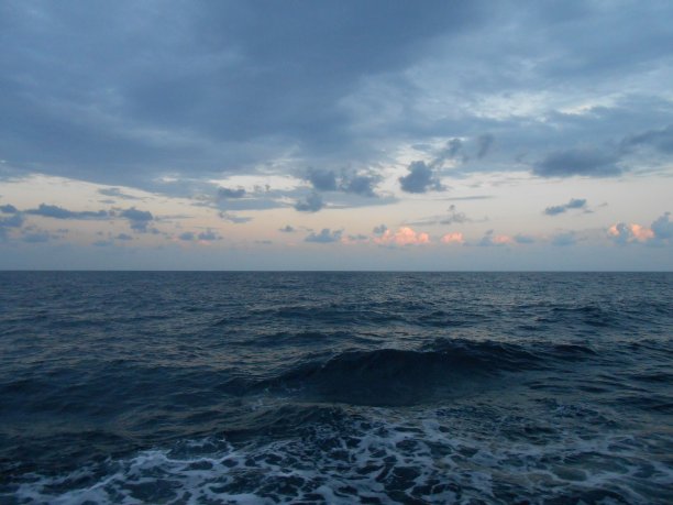 大海中央图片下载