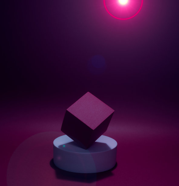 在纸背景上平衡两个基座图片下载