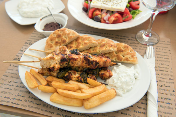 希腊食物鸡肉串图片下载