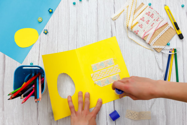 第9步。一步一步的照片说明。如何制作复活节兔子贺卡。为孩子DIY的创意图片下载