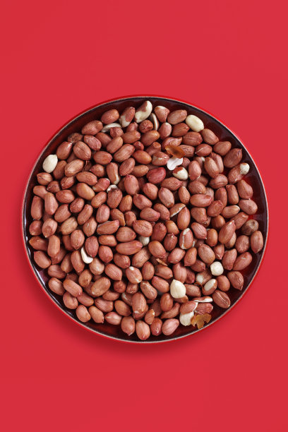 盘子里的花生图片下载