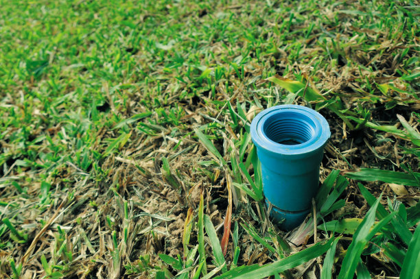 PVC塑料螺丝管和草图片下载