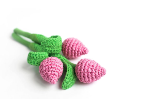 手工编织的粉红色郁金香图片下载