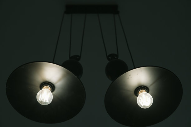 工业咖啡厅灯光图片下载