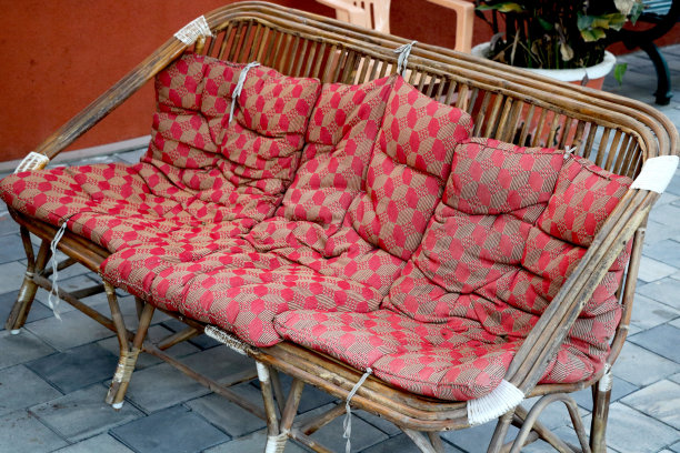 老式手工竹制沙发图片下载