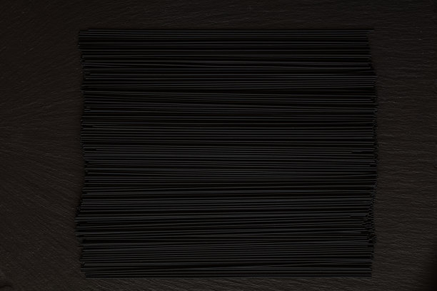 黑色面条背景图片下载
