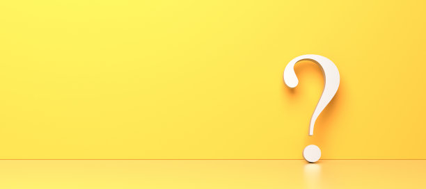 黄色背景上的白色问号，左边空白的副本空间，常见问题概念图片下载
