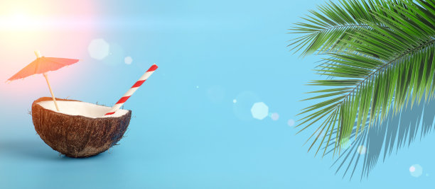 热带夏季和度假的最小概念。蓝色背景上的椰子和鸡尾酒吸管。度假，旅行，海滩的主意。图片下载
