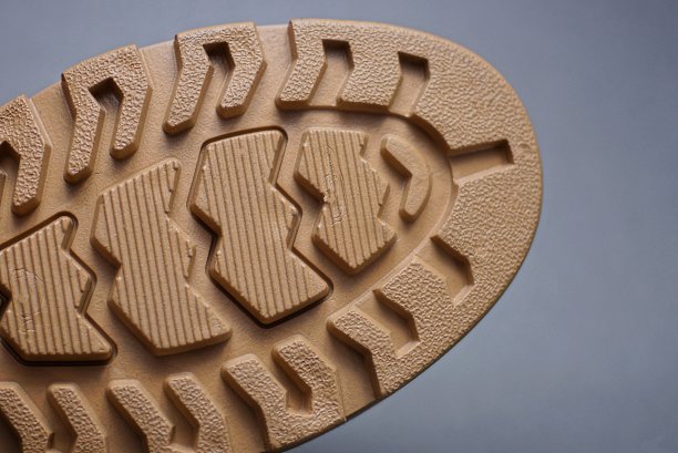 有橡胶底的靴子的一部分图片下载