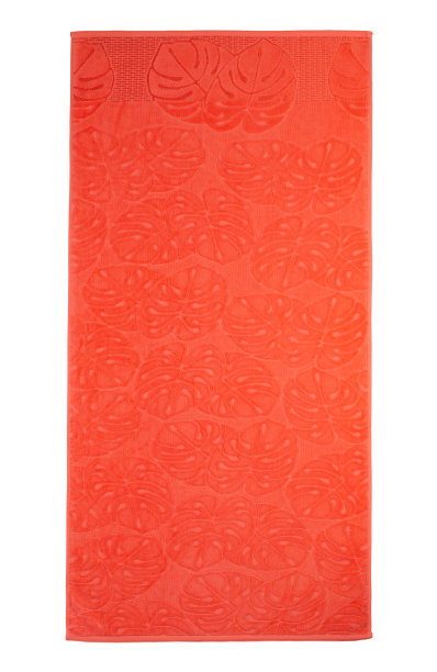 毛巾布浴巾，卷起来，摊开，孤立地放在白色背景上图片下载