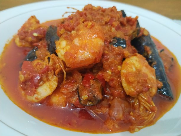 红辣椒炸虾。图片下载