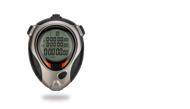 手动数字秒表隔离在白色背景。电子仪表，运动计时器。现代时间测量技术。图片下载